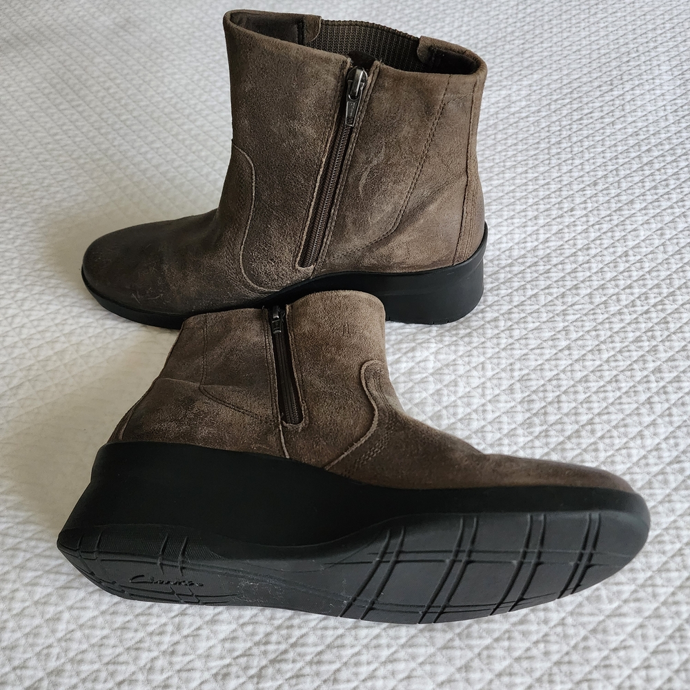 Clarks Slate New Ankle Booties. - Picture 8 of 8
